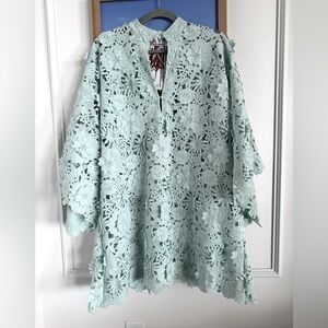 LA VIE Style House 3D Lace Signature Mini Caftan